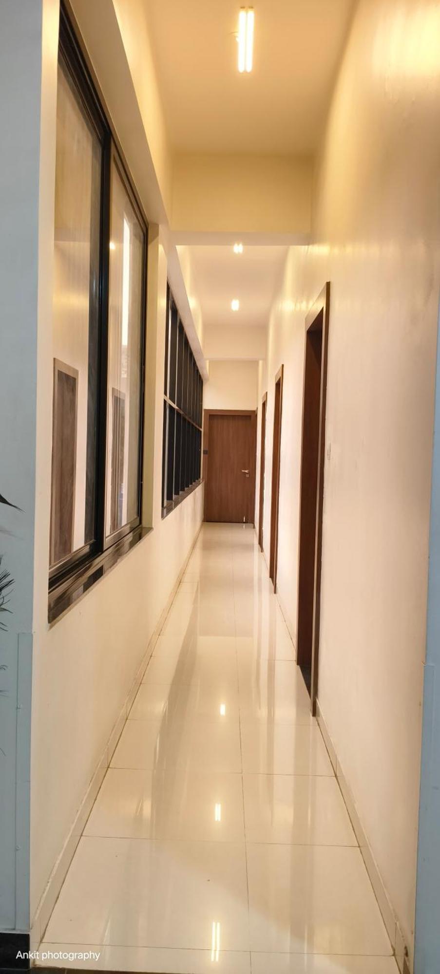 Fabhotel Royal Suits - Nr Mahadji Shinde Chhatri Mundhva Exterior photo